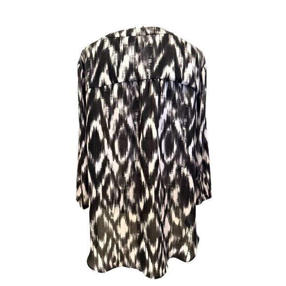 a.n.a. Shear Popover 3/4 Sleeves V Neck Top Size XL - Picture 3 of 9